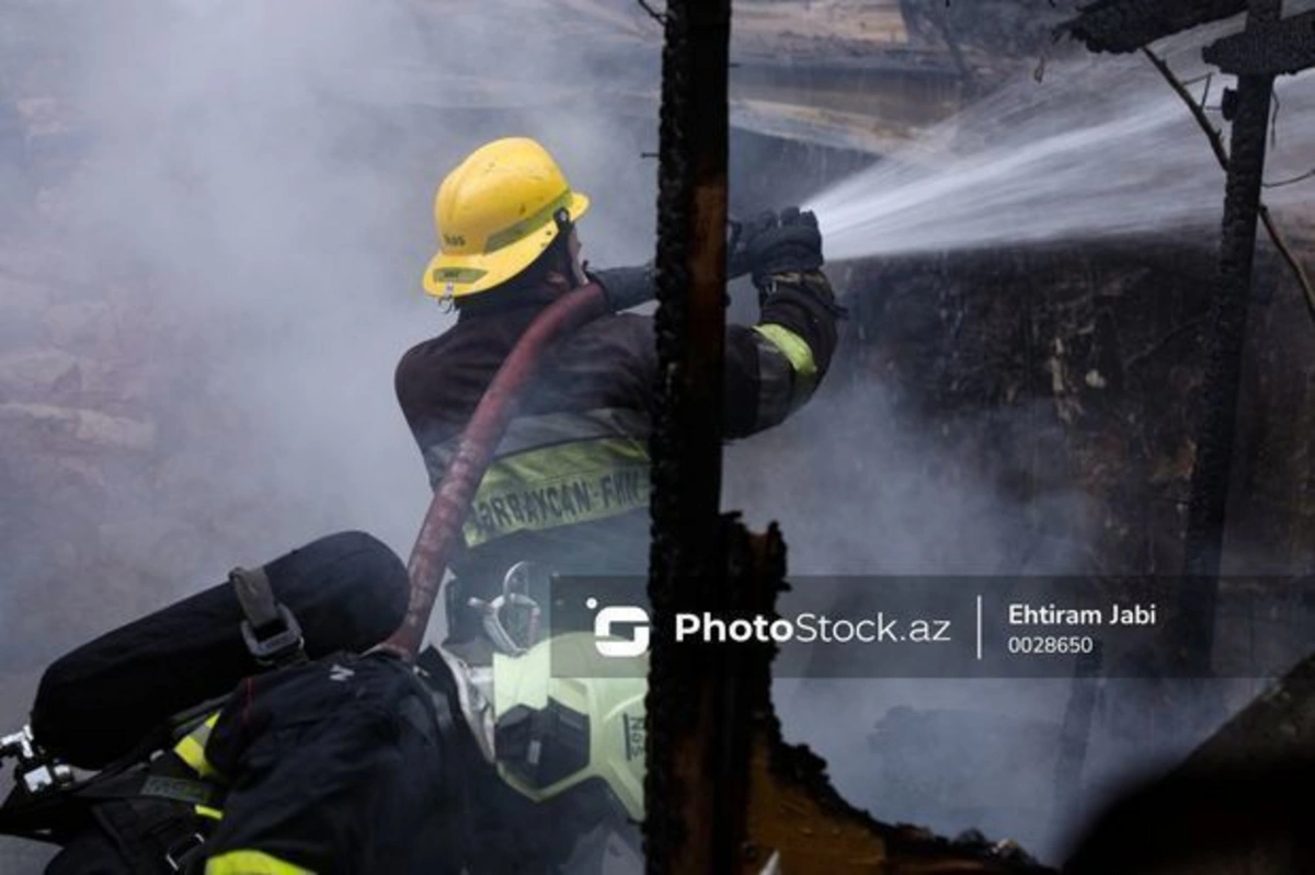 На территории рынка в Балакене произошел пожар